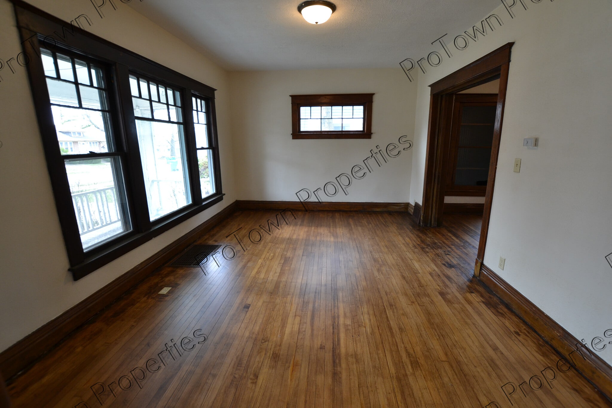 Building Photo - 505 Park Dr
