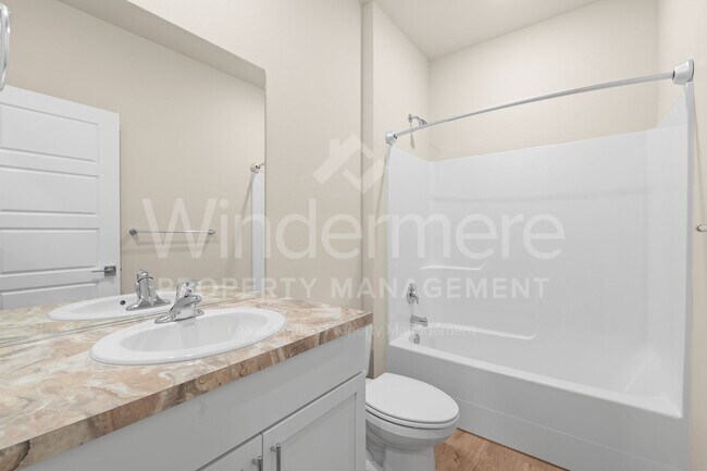 Building Photo - Welcome to this stunning 4-bedroom, 2-bathroom home located in the heart of Spokane, WA.