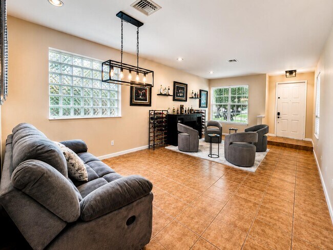Building Photo - 5201 Sancerre Cir