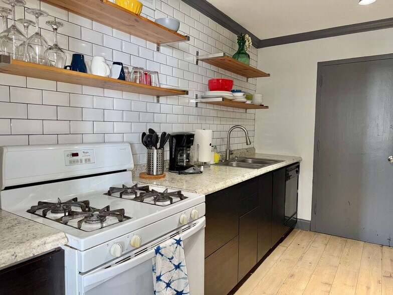 Building Photo - 215 Piedmont Ave NE