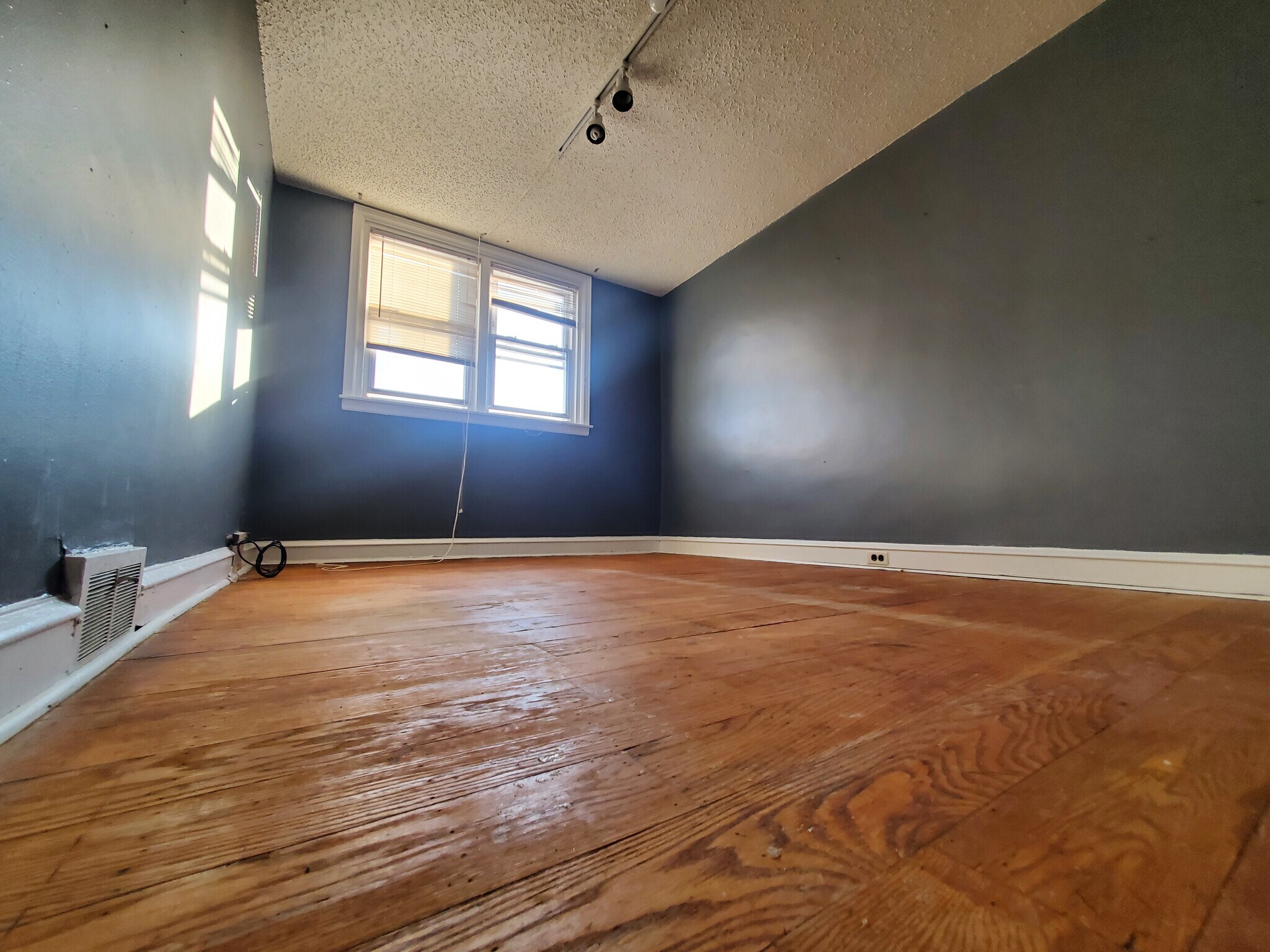 Building Photo - 8028 Fayette St