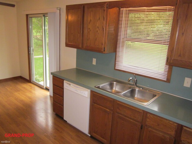 Building Photo - 3 br, 2 bath Duplex - 6970 Clyde Park Aven...