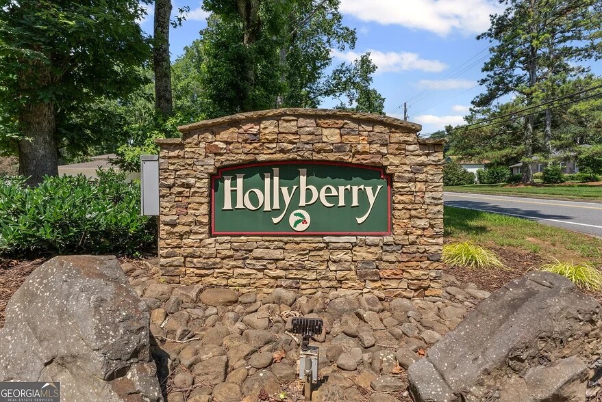 Building Photo - 220 Hollyridge Dr