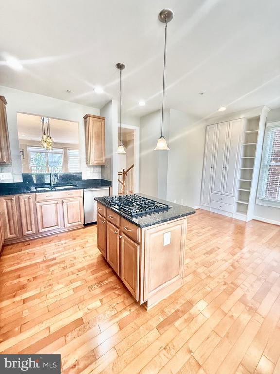 Building Photo - 456 Ferdinand Day Dr