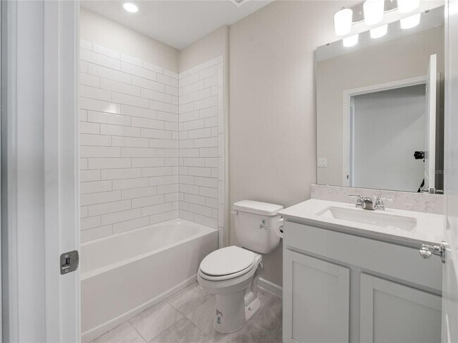 Building Photo - 1902 Enchanting Ct