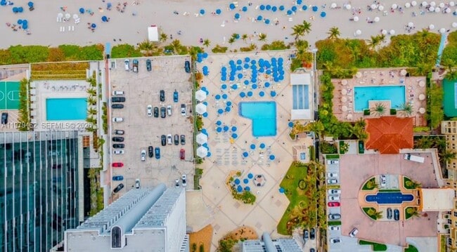 Building Photo - 2030 S Ocean Dr