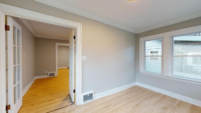 Building Photo - For August Move-In - West Blvd Area - 2 Bedroom Single Family Home