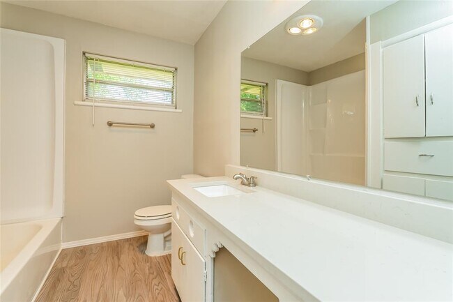 Building Photo - 9712 Mahler Pl
