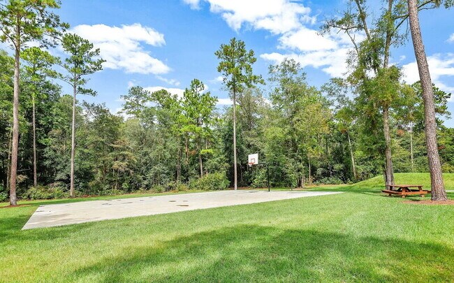Building Photo - 99 Small Pine Ln