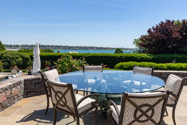 Building Photo - 3 Barclay Sq