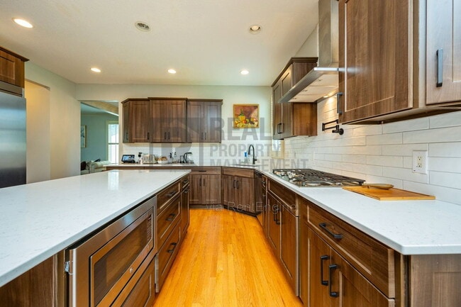 Building Photo - 4631 Timberline Dr