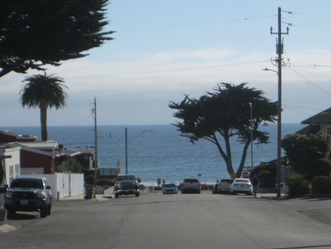 Building Photo - Furnished 2 Bed 1.5 Bathroom in Cayucos!