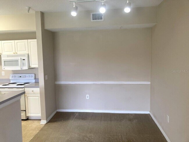 Building Photo - 5530 Metrowest Blvd