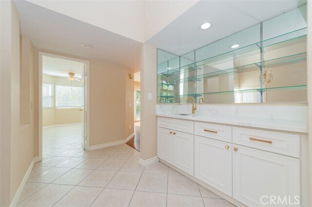 Building Photo - 8 Bayview