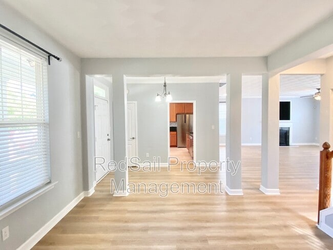 Building Photo - 9 Rockingham Dr