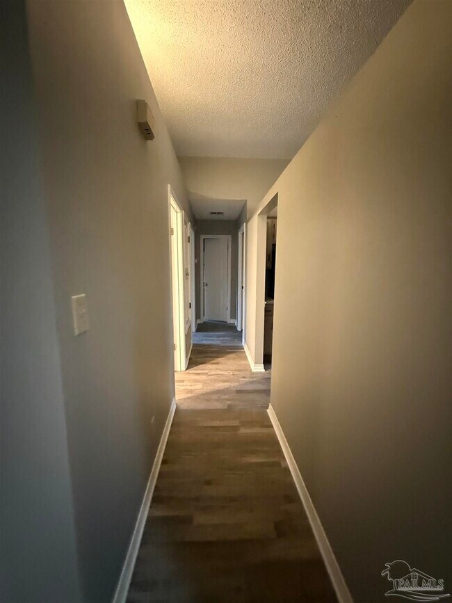 Building Photo - 4571 Baybrook Dr