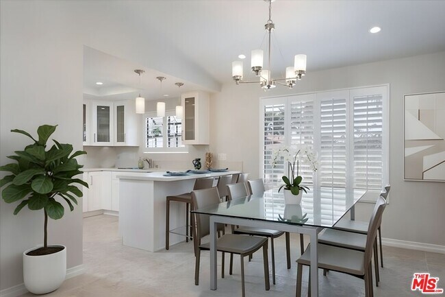 Building Photo - 64356 Doral Dr