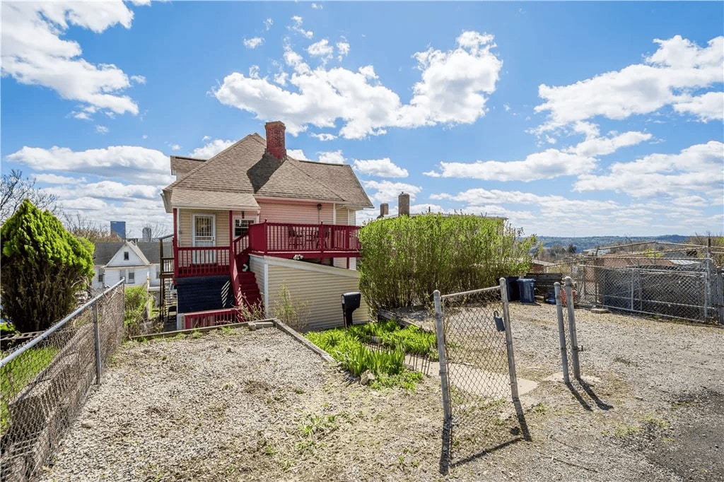 Building Photo - 310 Marsonia St