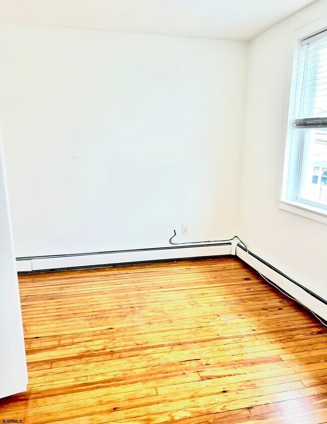 Building Photo - 128 N Portland Ave