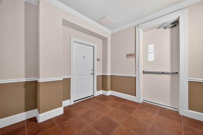 Building Photo - 1711 Old Spanish Trl