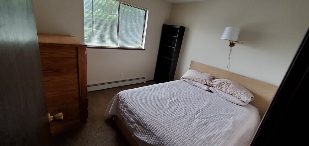 Queen bed - 1524 Mission Rd