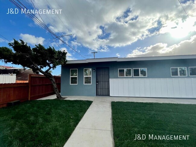 Primary Photo - Gorgeous Duplex in City Heights!