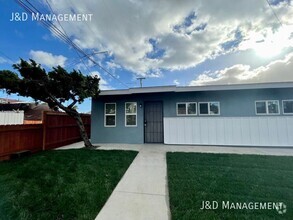 Building Photo - Gorgeous Duplex in City Heights!