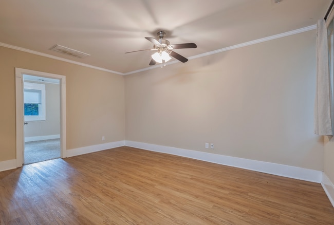 Building Photo - Walk to Campus! Downtown Apartment Available!