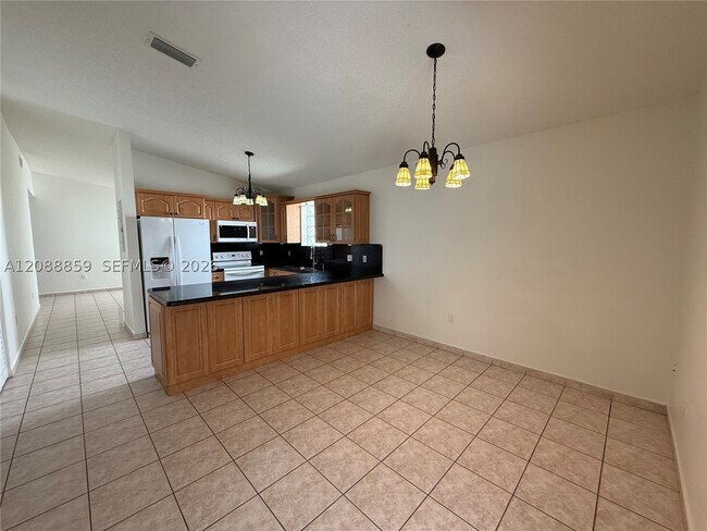 Building Photo - 3559 W 71st Terrace
