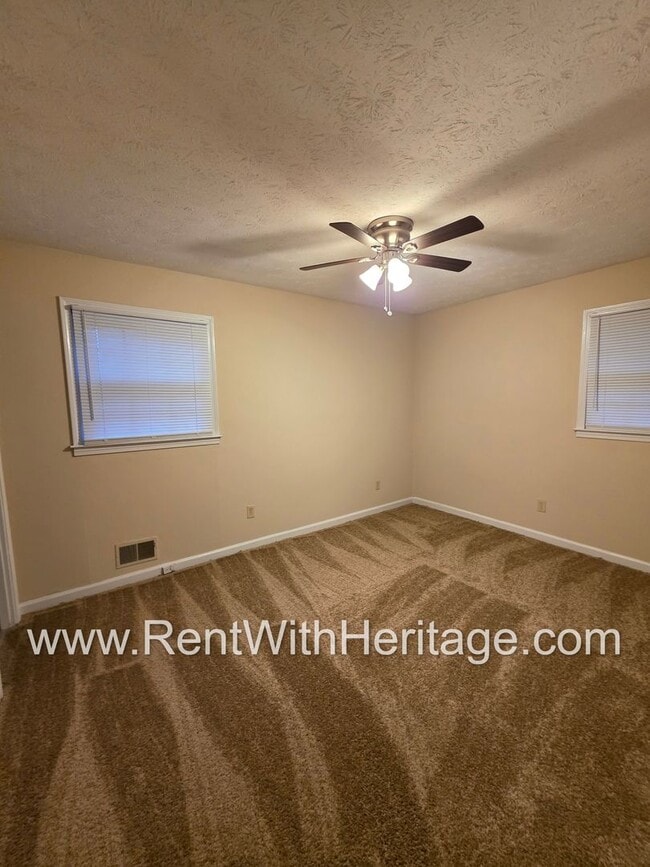 Building Photo - GREAT NEWS! 3 BEDROOM/ 2 BATH HOME WITH PARTIAL FINISHED BASEMENT