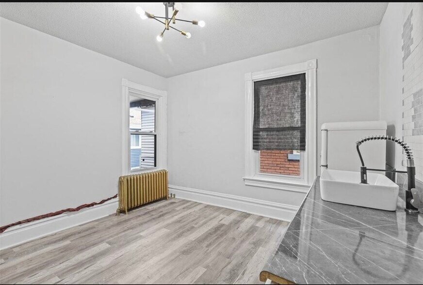 Building Photo - 5819 Station St