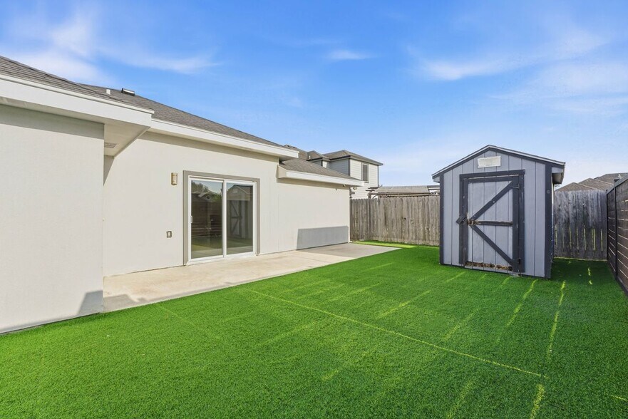 Building Photo - 4000 S Las Nubes