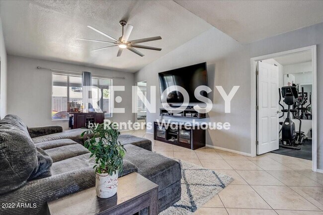 Building Photo - Remodeled 4 Br+Den 2 Ba 2Cg Home with Pool and Solar Near 35th Ave and Bell in Glendale