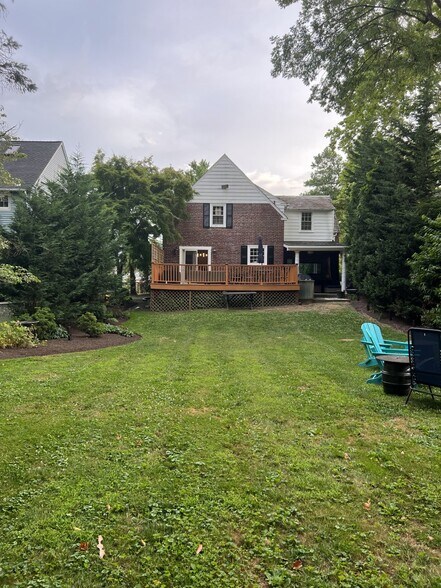 Building Photo - 7809 Elm Ave