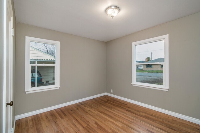 Building Photo - 1405 N Felts Rd