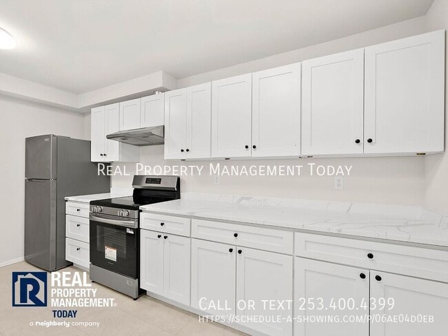 Building Photo - 7843 Pacific Ave