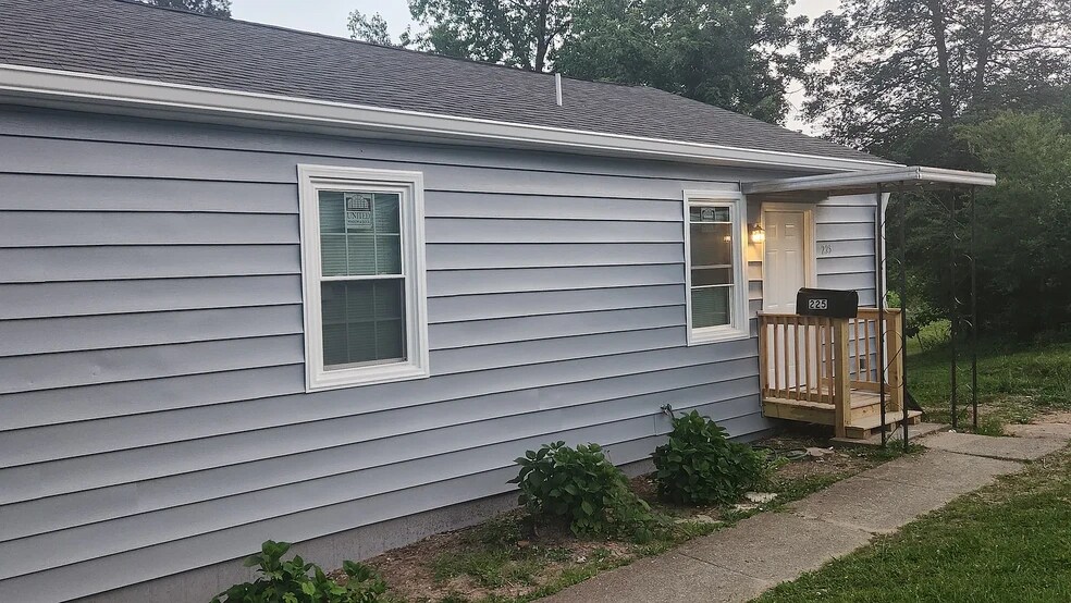 Building Photo - 223 Jefferson Ave