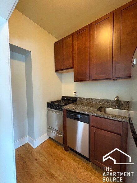 Building Photo - 1154 N Dearborn St