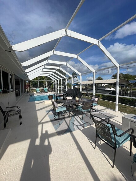 Building Photo - 3354 Dover Dr