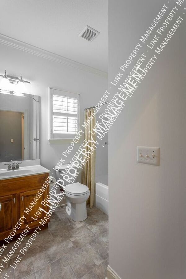 Building Photo - 7655 Lenox Trace Dr