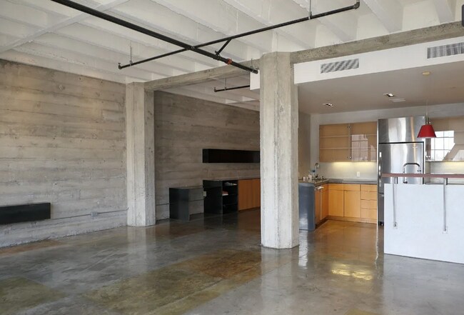 Building Photo - 10 Mint Plaza