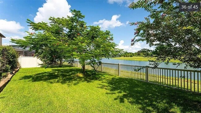 Building Photo - 727 129th St NE