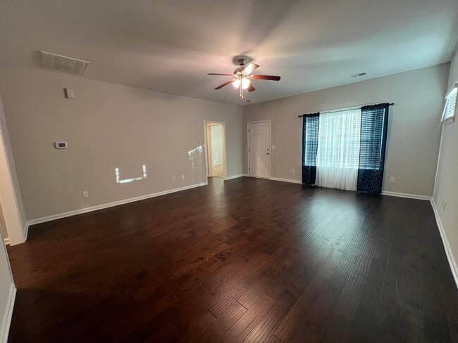 Building Photo - 3177 Mayflower Ln