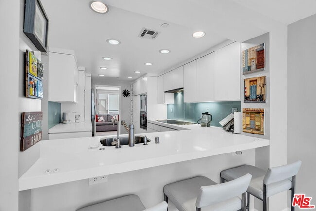 Building Photo - 140 Ocean Park Blvd