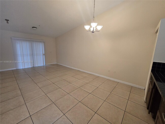 Building Photo - 3906 SW 48th Ave
