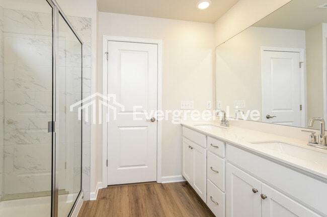 Building Photo - 5579 Hydrangea St