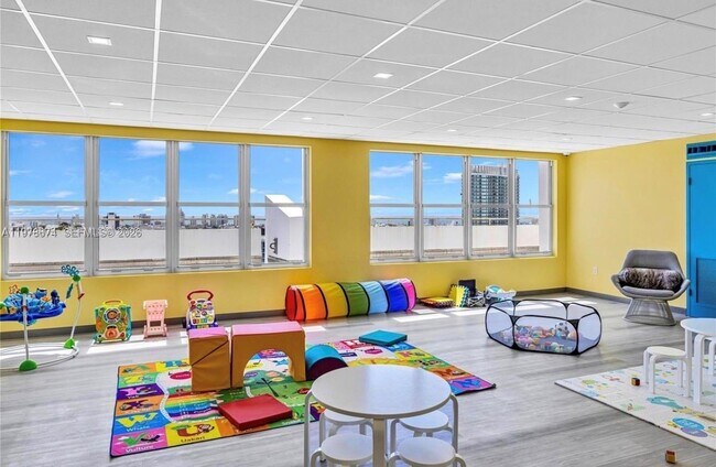 Building Photo - 11 Island Ave