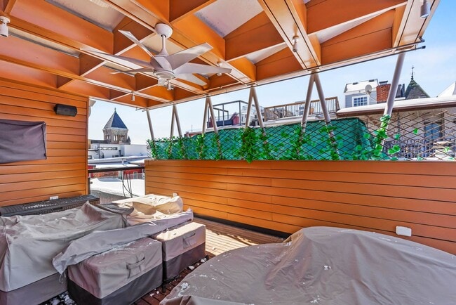 Building Photo - Logan Circle Condo