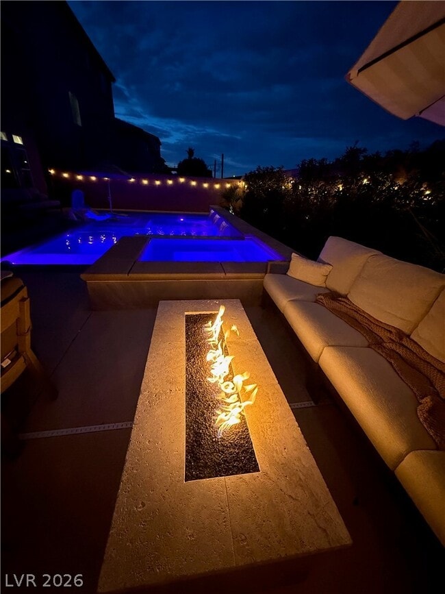 Building Photo - 9758 Hawk Crest St