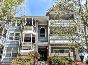 Building Photo - 7701 Lafayette Forest Dr